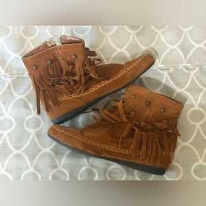 Yoki Brown Fringe Moccasin Boots Size 7